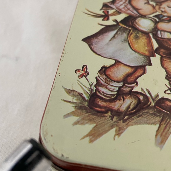 Vintage  70’s  Hummel First Kiss Stationery Box collectible graphic Tin 1970s - Picture 7 of 12